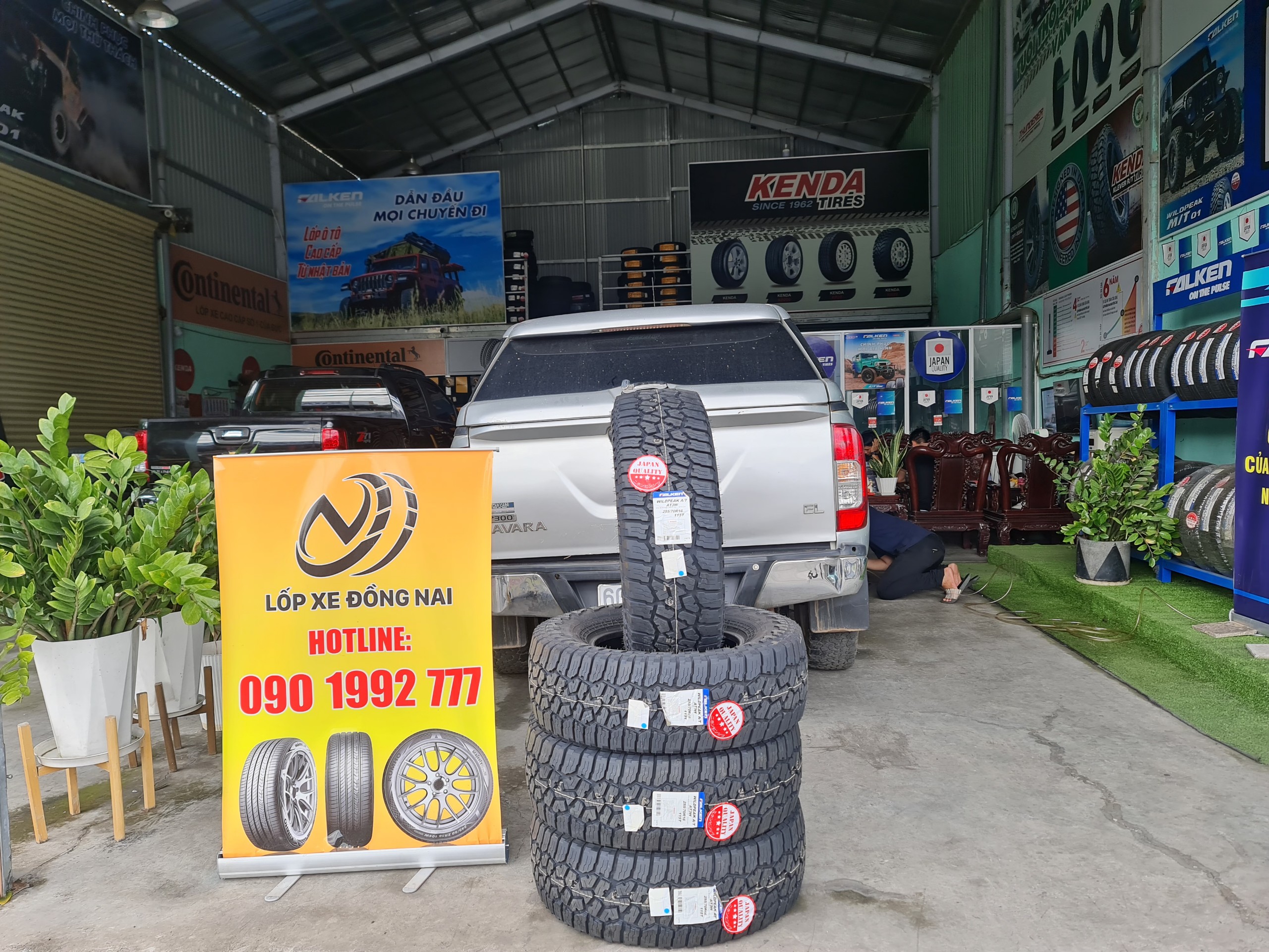 Review : Nissan Navara. thay lốp địa hình 255/70R16 Falken Wildpeak AT3W Nhật Bản