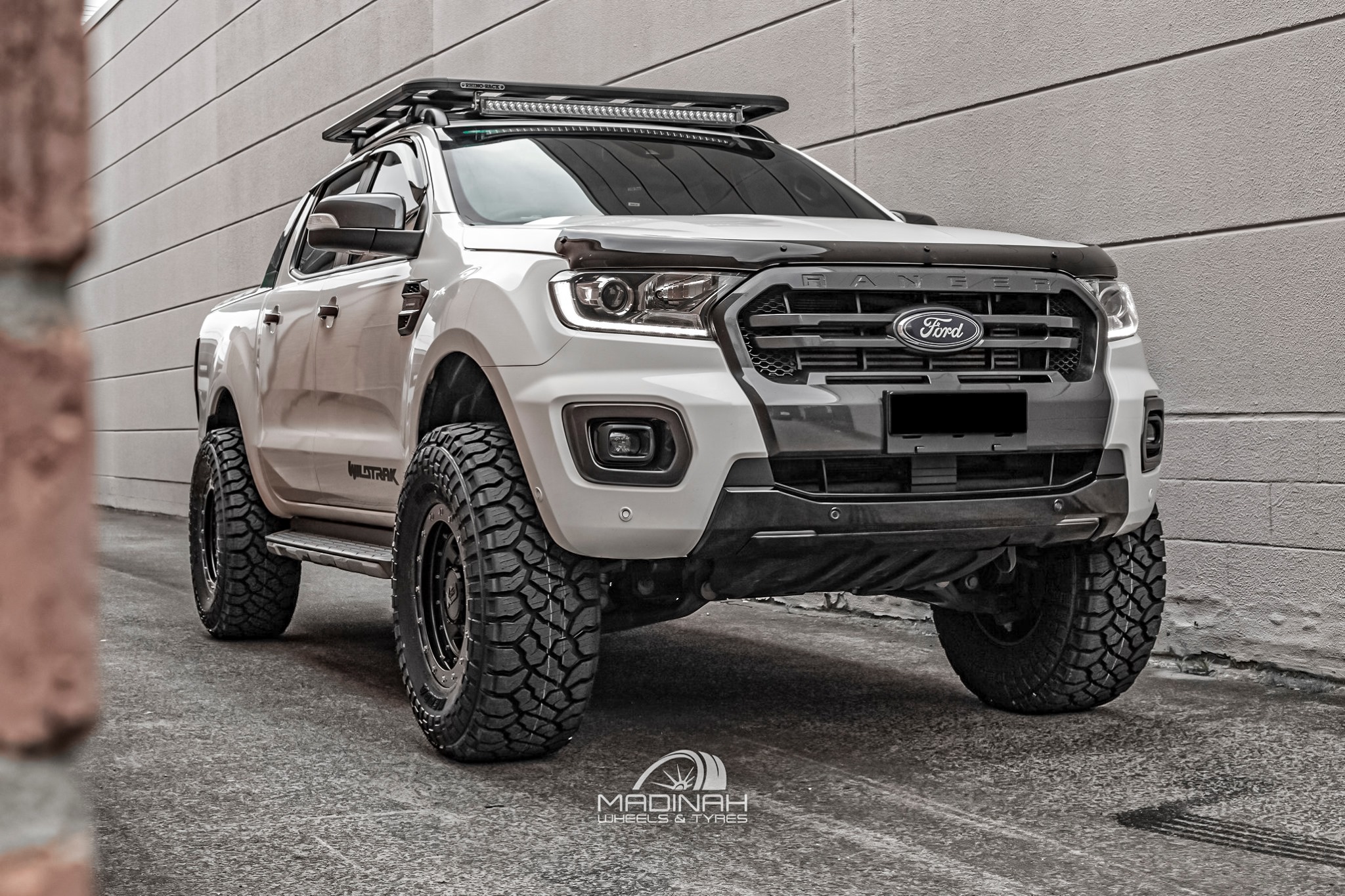 ĐỘ LỐP OFFROAD 265/65R18 KENDA RT CHO FORD RANGER WILDTRACK