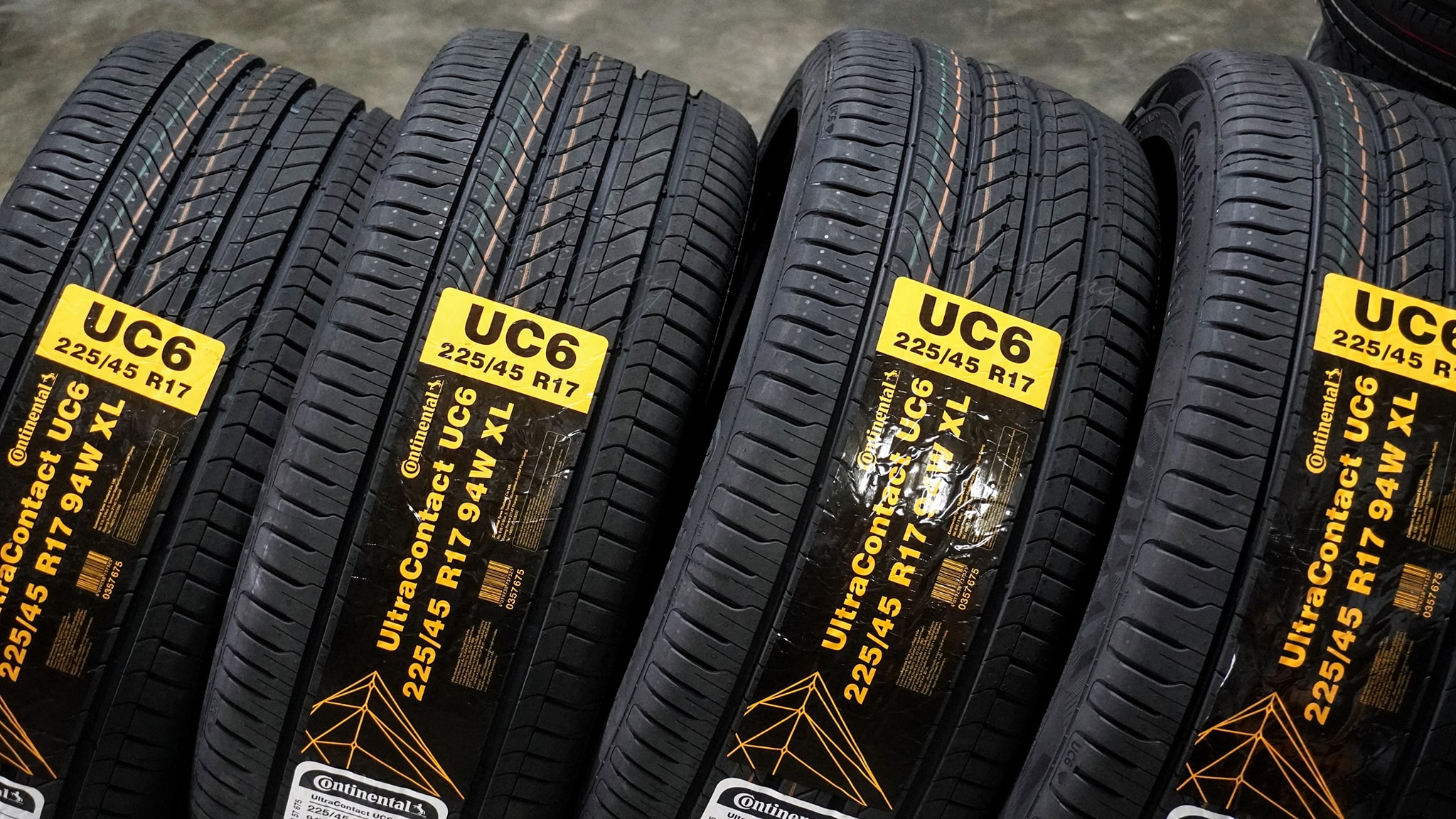 REVIEW : Mercedes C200 thay lốp 225/45R17 Continental UC6 