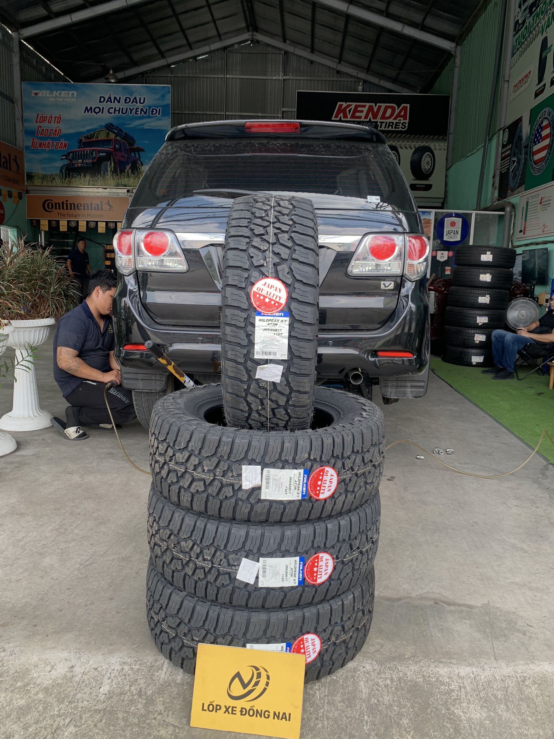 REVIEW : Xe Toyota Fortuner thay lốp offroad 265/65R17 Falken Wildpeak AT3W Nhật Bản