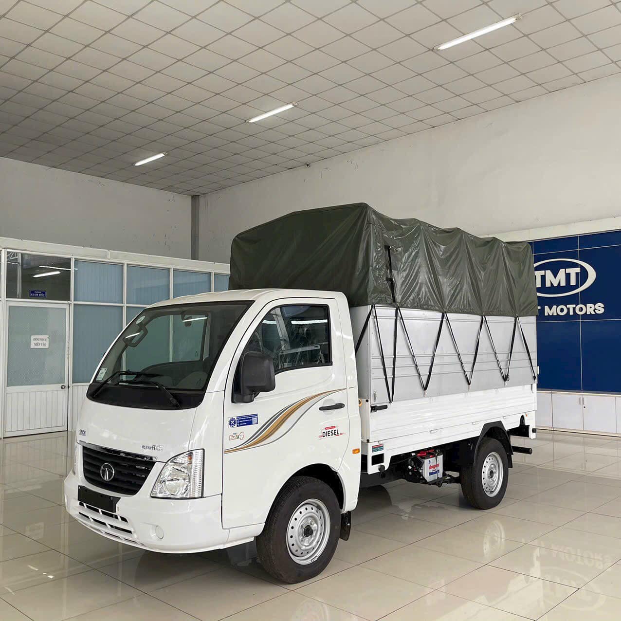 TƯ VẤN : Thay lốp xe tải Tata Super ACE ở Dĩ An, Bình Dương.