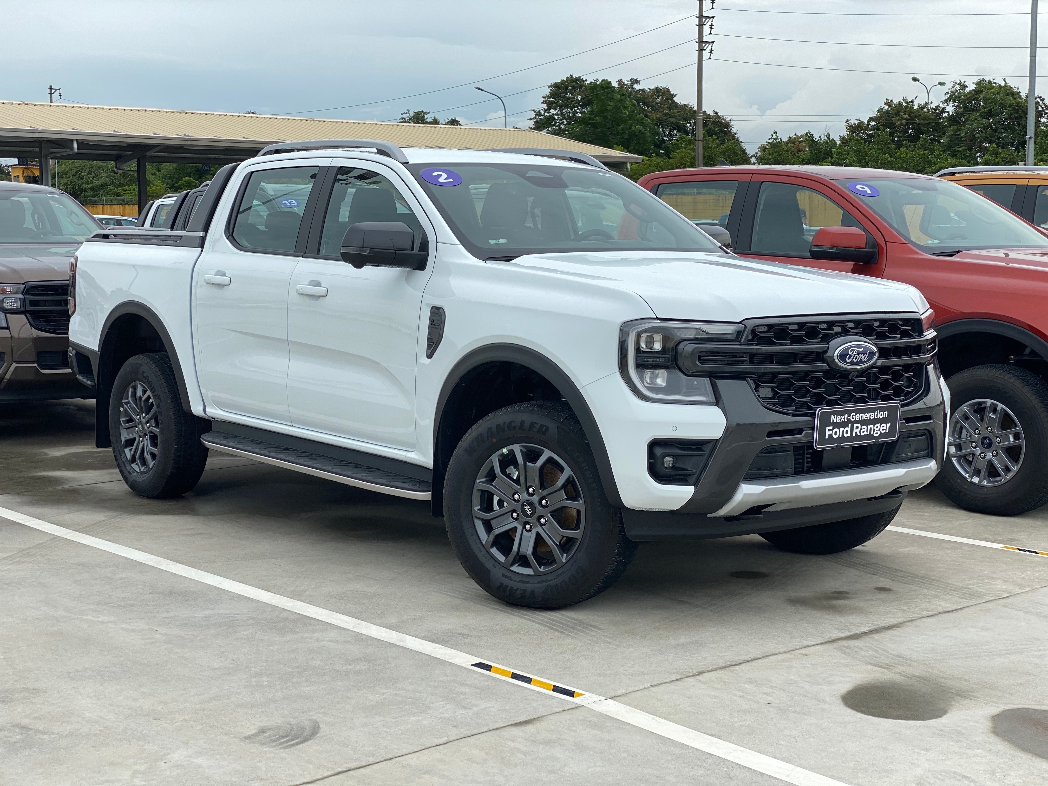 TƯ VẤN : Thay lốp xe Ford Ranger giá tốt tại Đồng Nai.