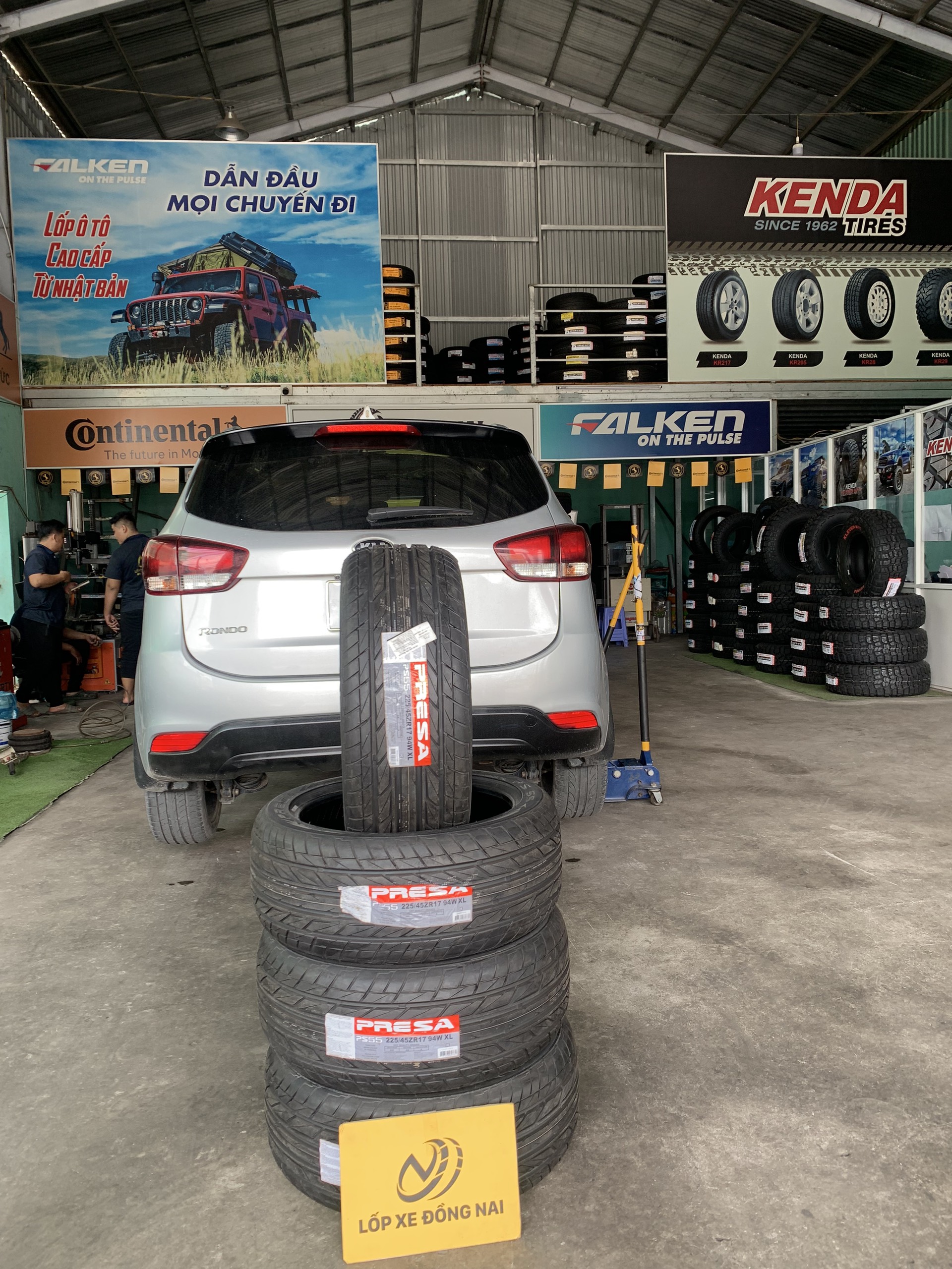 REVIEW : Xe Kia Rondo thay lốp 225/45R17 Presa PS55