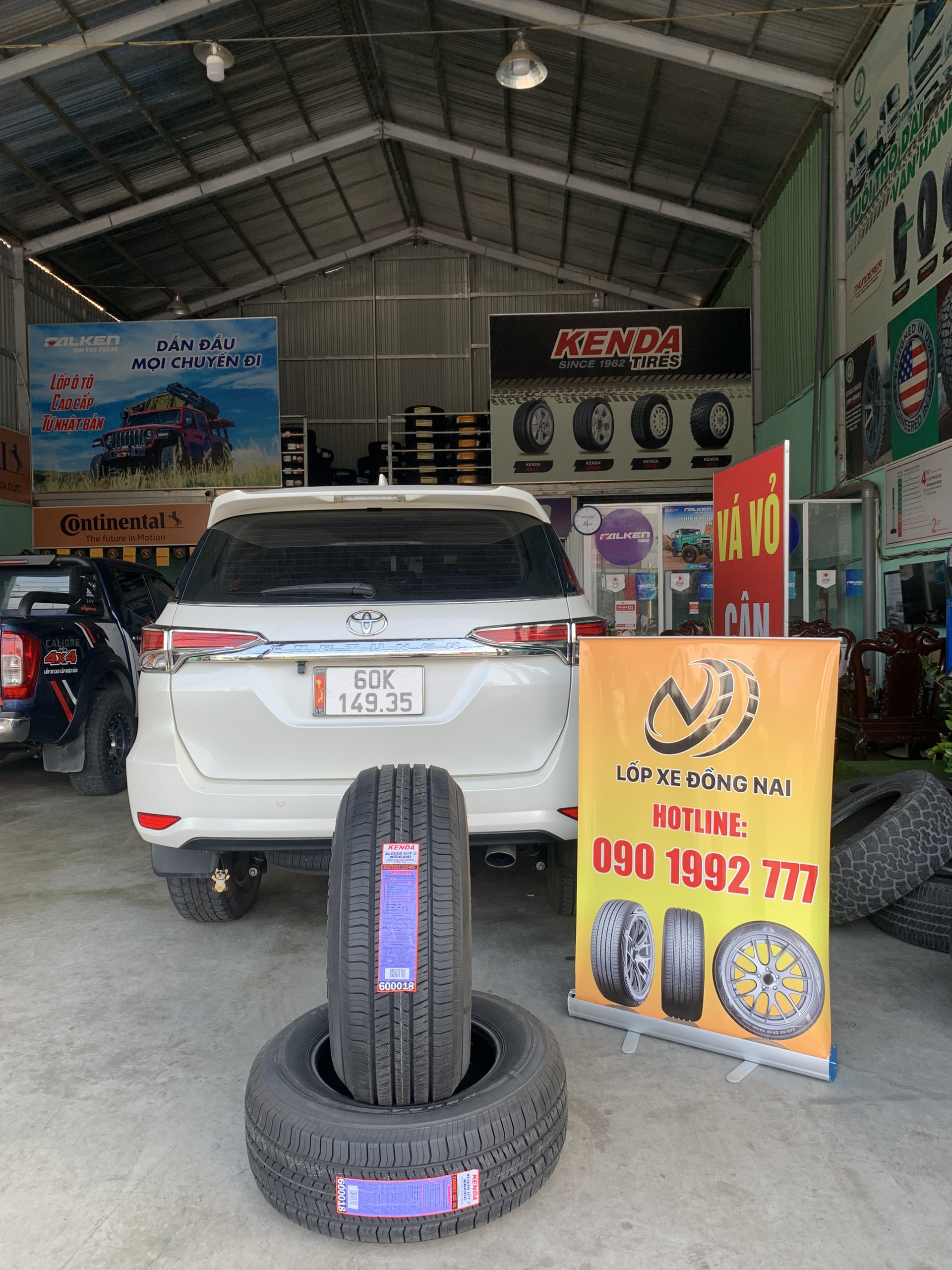 Review : Toyota Fortuner thay lốp 265/65R17 Kenda Klever H/T KR600 Đài Loan