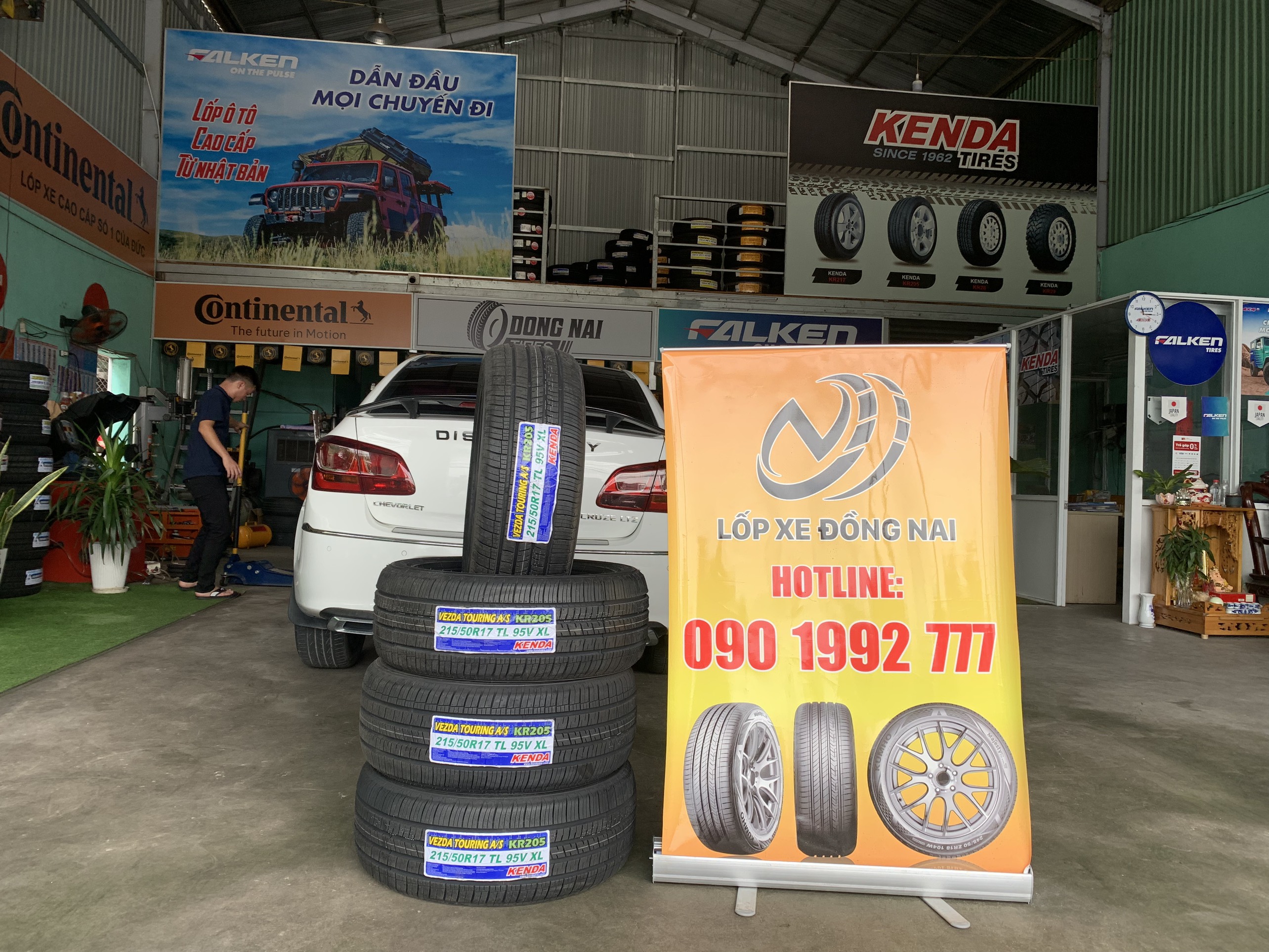 Review : Chevrolet Cruze thay lốp 215/50R17 Kenda Touring KR205