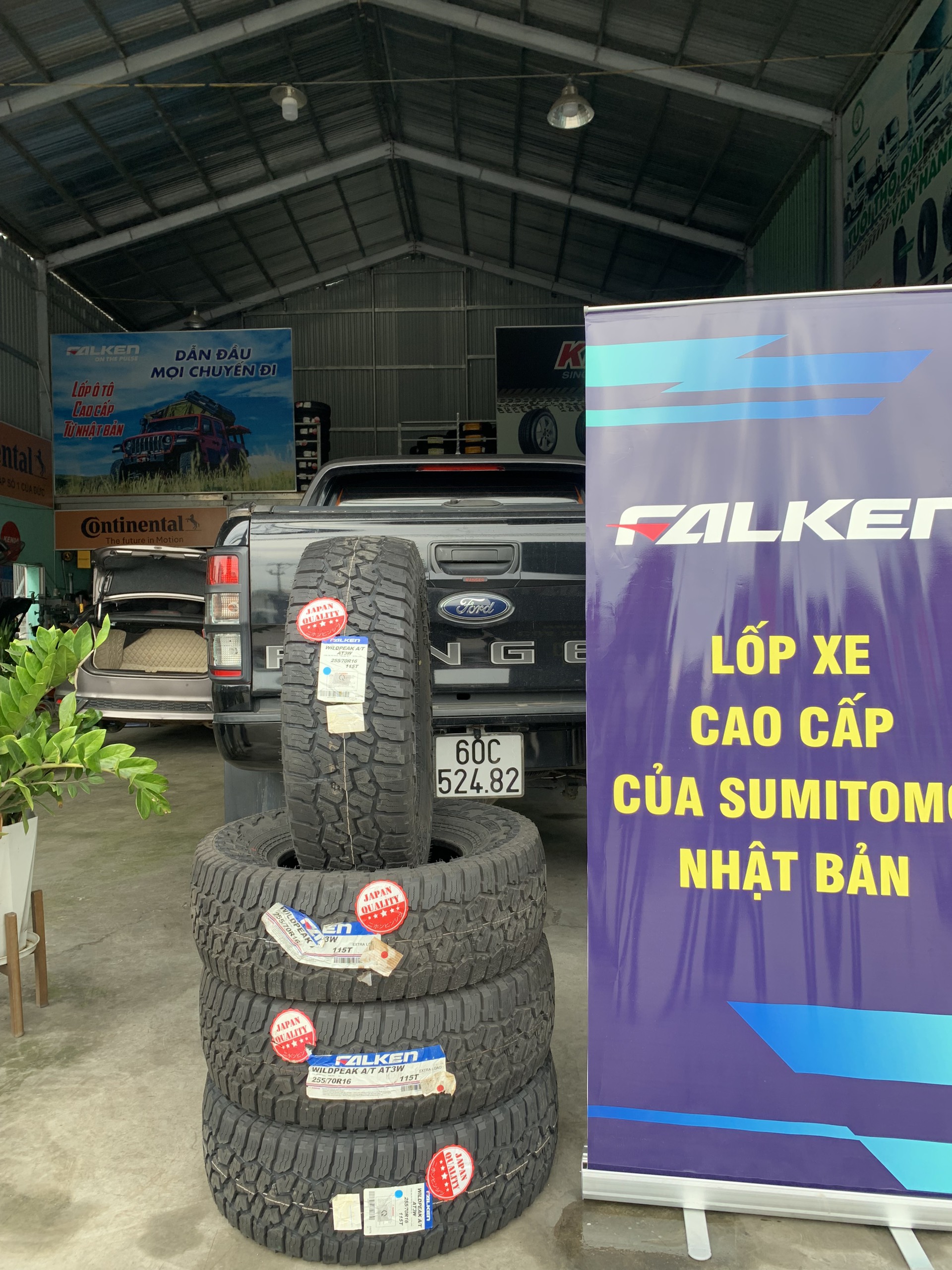 Review : Ford Ranger XLS thay lốp địa hình 255/70R16 Falken Wildpeak AT3W