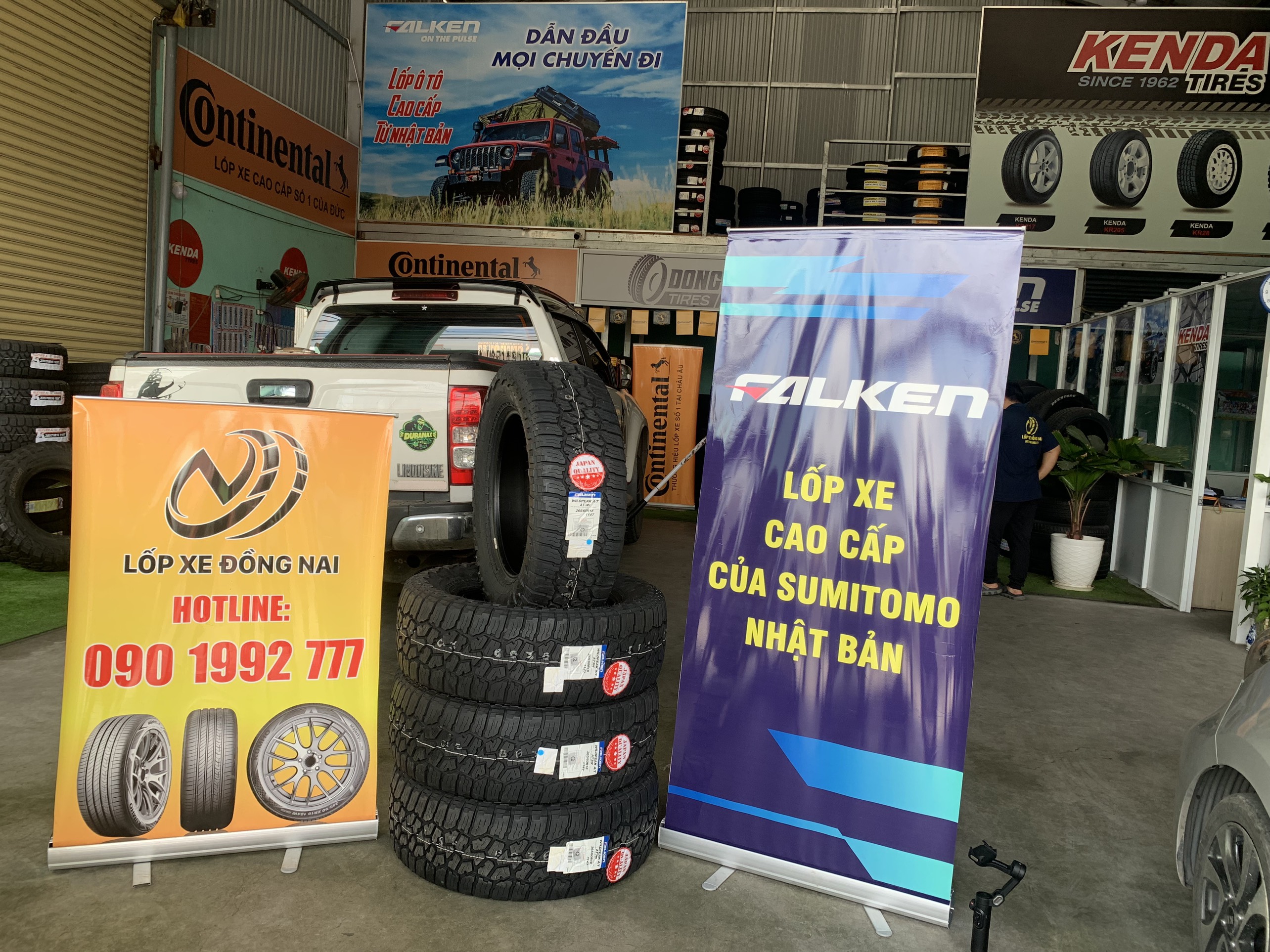 Review : Chevrolet Colorado thay lốp địa hình 265/60R18 Falken Wildpeak AT3W Nhật Bản