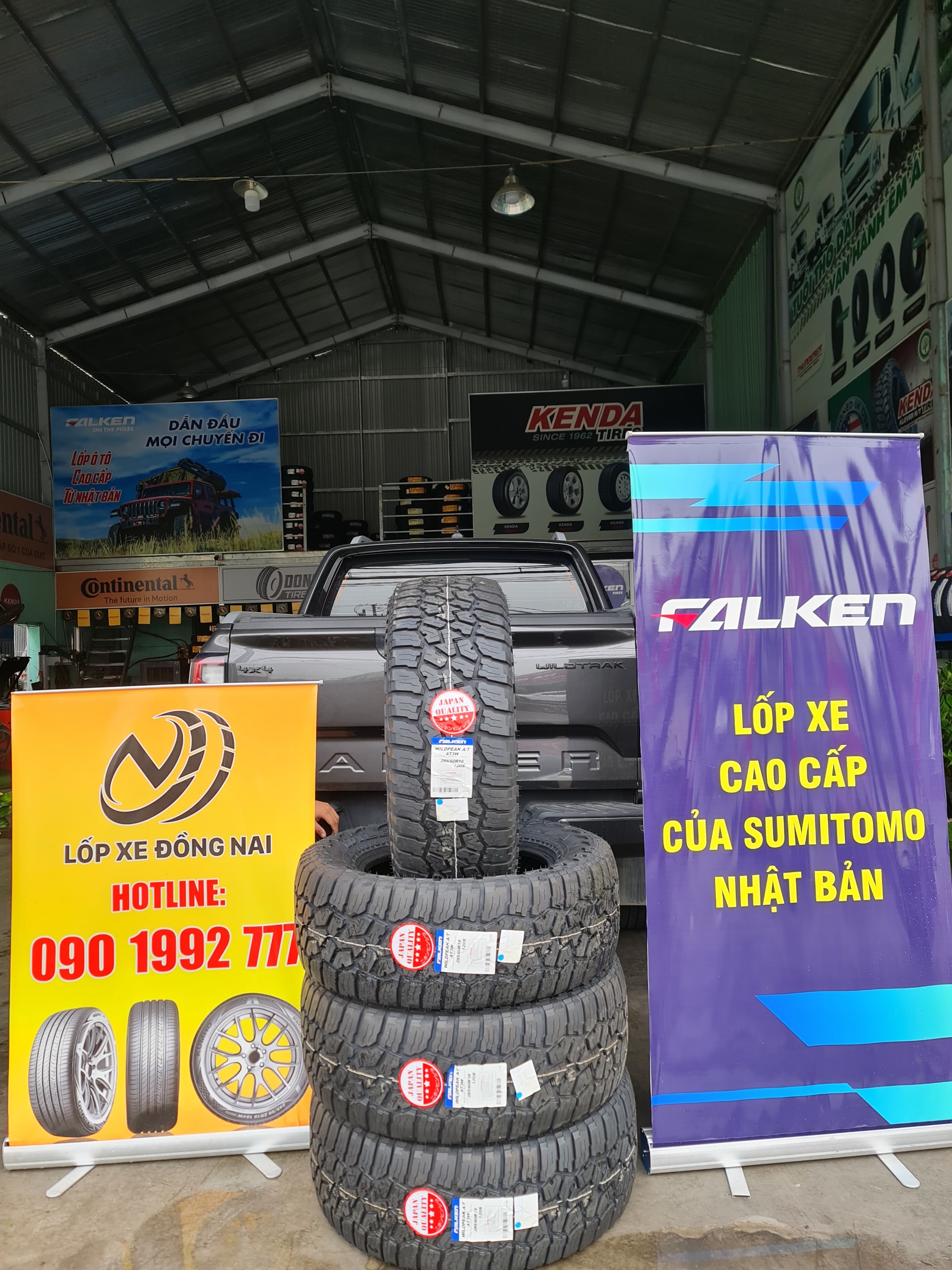 Review : Ford Ranger Wildtrack 2023 độ lốp offroad 285/60R18 Falken Wildpeak AT3W Nhật Bản