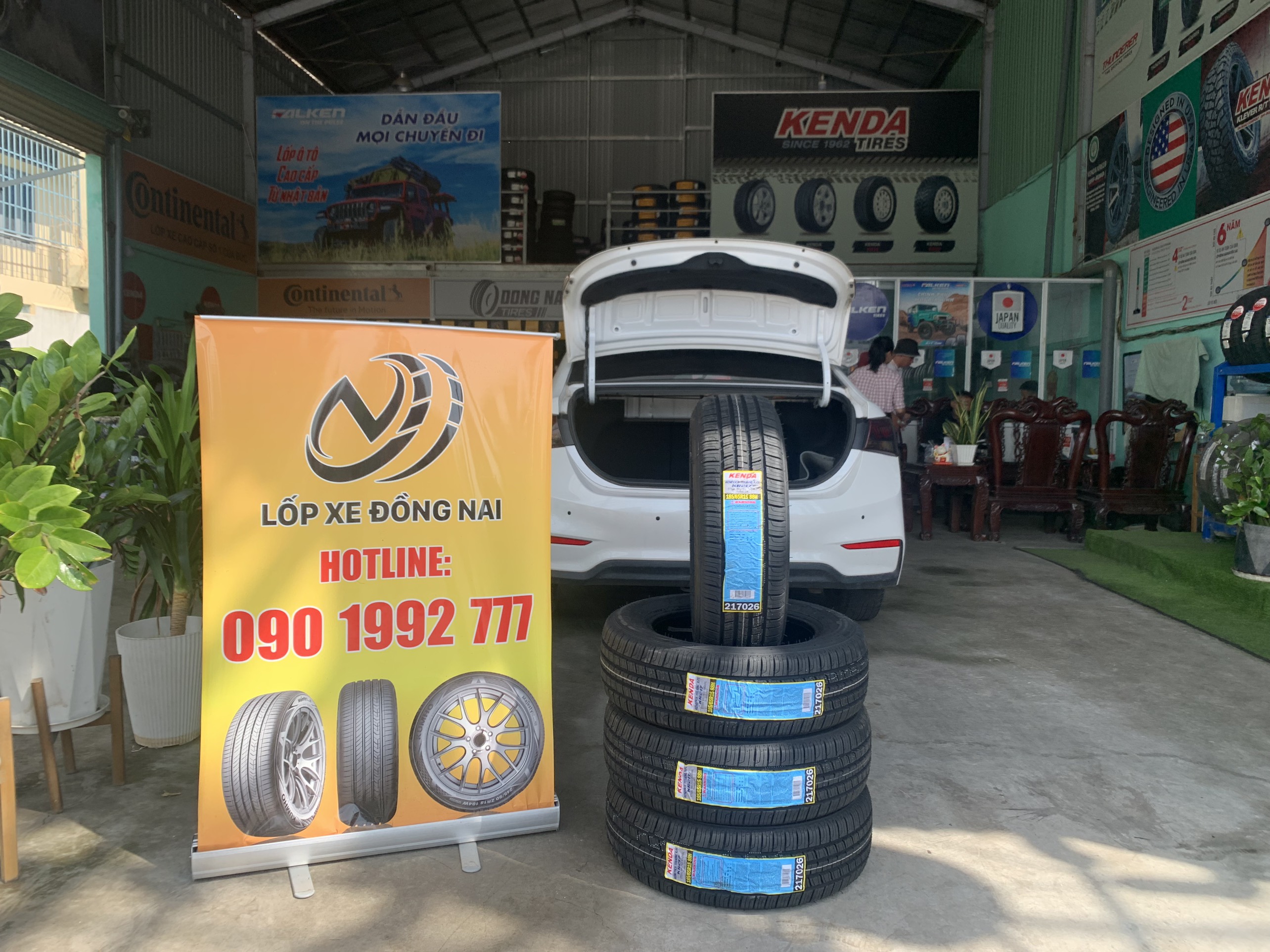 Review : Hyundai Accent thay lốp 185/65R15 Kenda Touring KR217