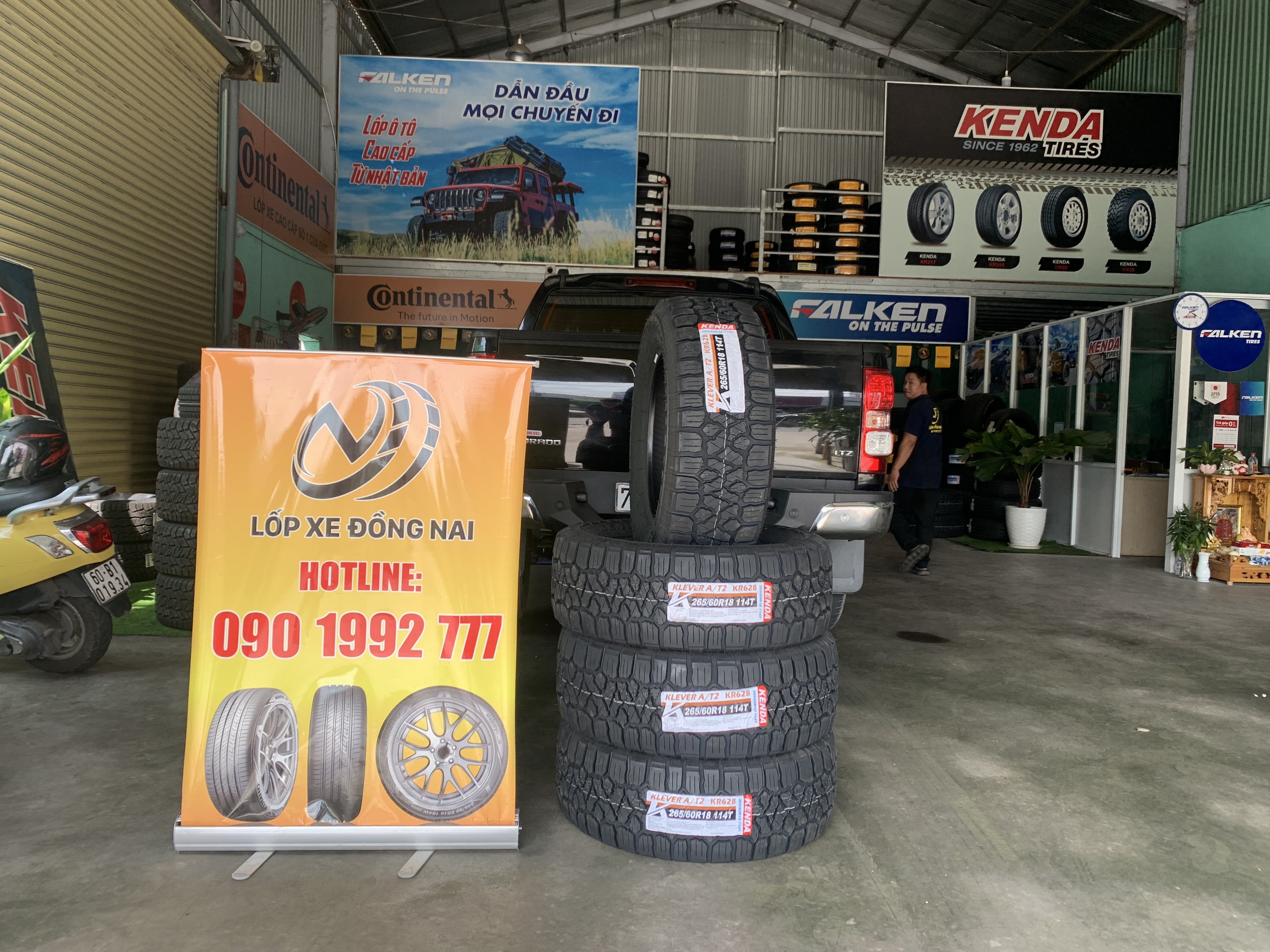 Review : Chevrolet Colorado thay lốp offroad 265/60R18 Kenda Klever KR628