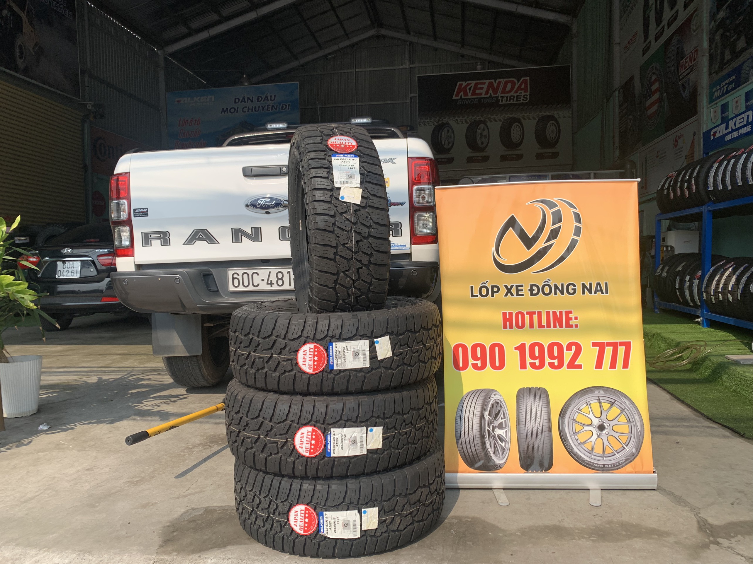 Review : Ford Ranger Wildtrack thay lốp offroad 265/60R18 Falken Wildpeak AT3W Nhật Bản