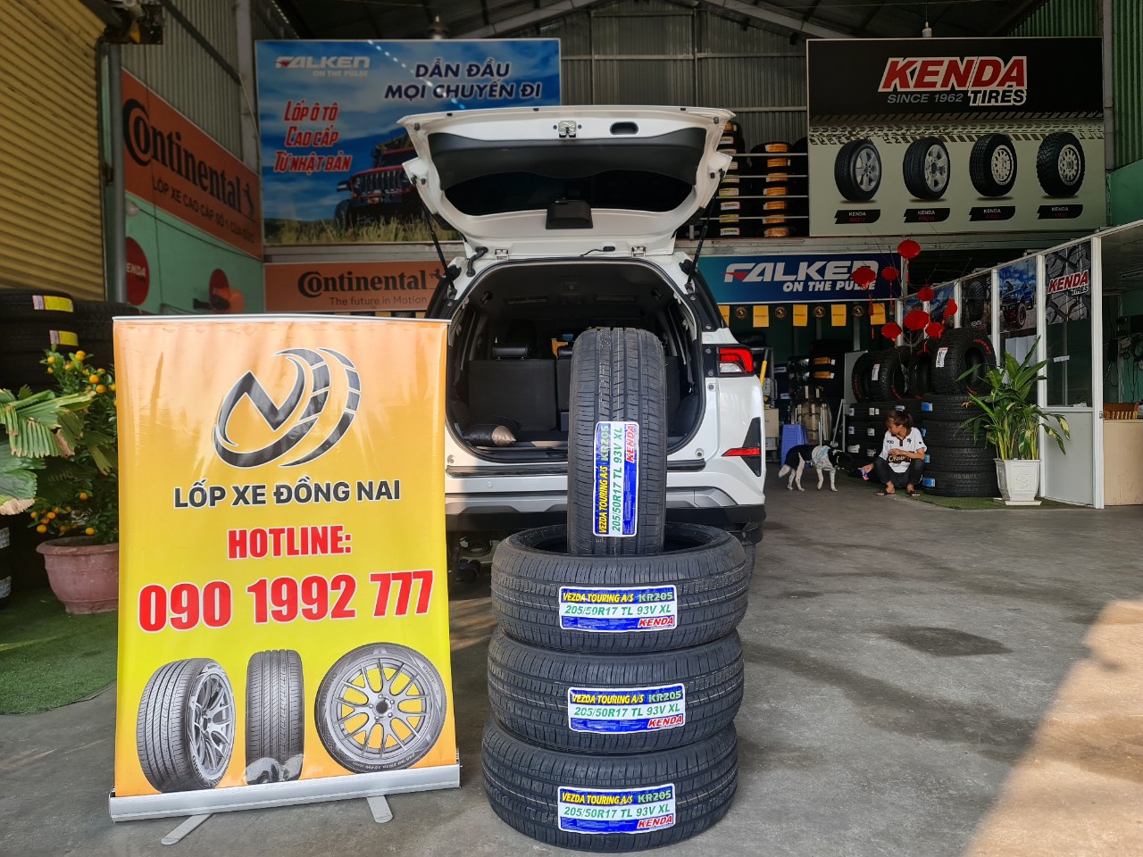 Review : Toyota Veloz Cross thay lốp 205/50R17 Kenda Touring KR205