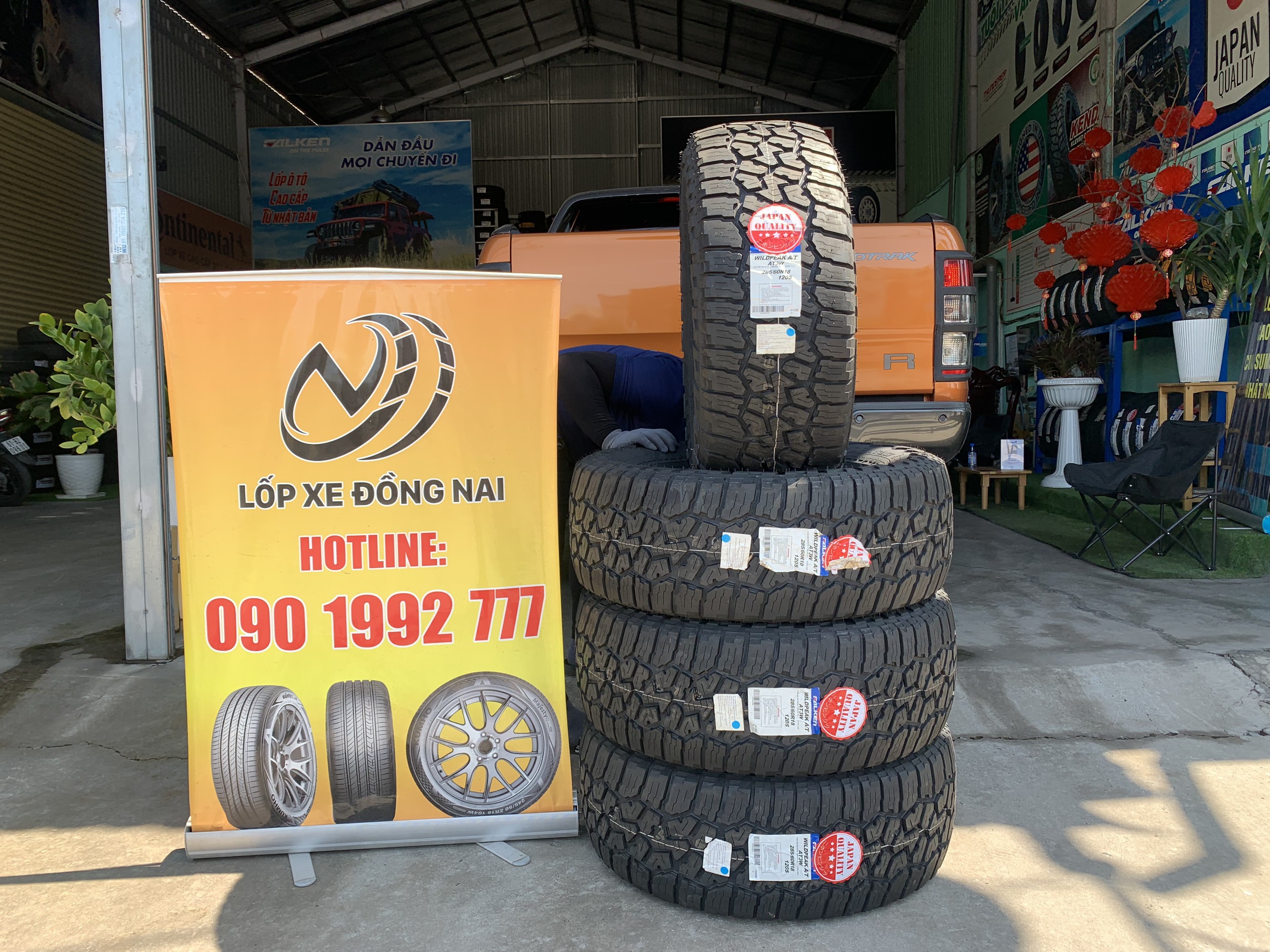 Review : Bán tải Ford Wildtrack thay lốp offroad 285/60R18 Falken Wildpeak AT3W