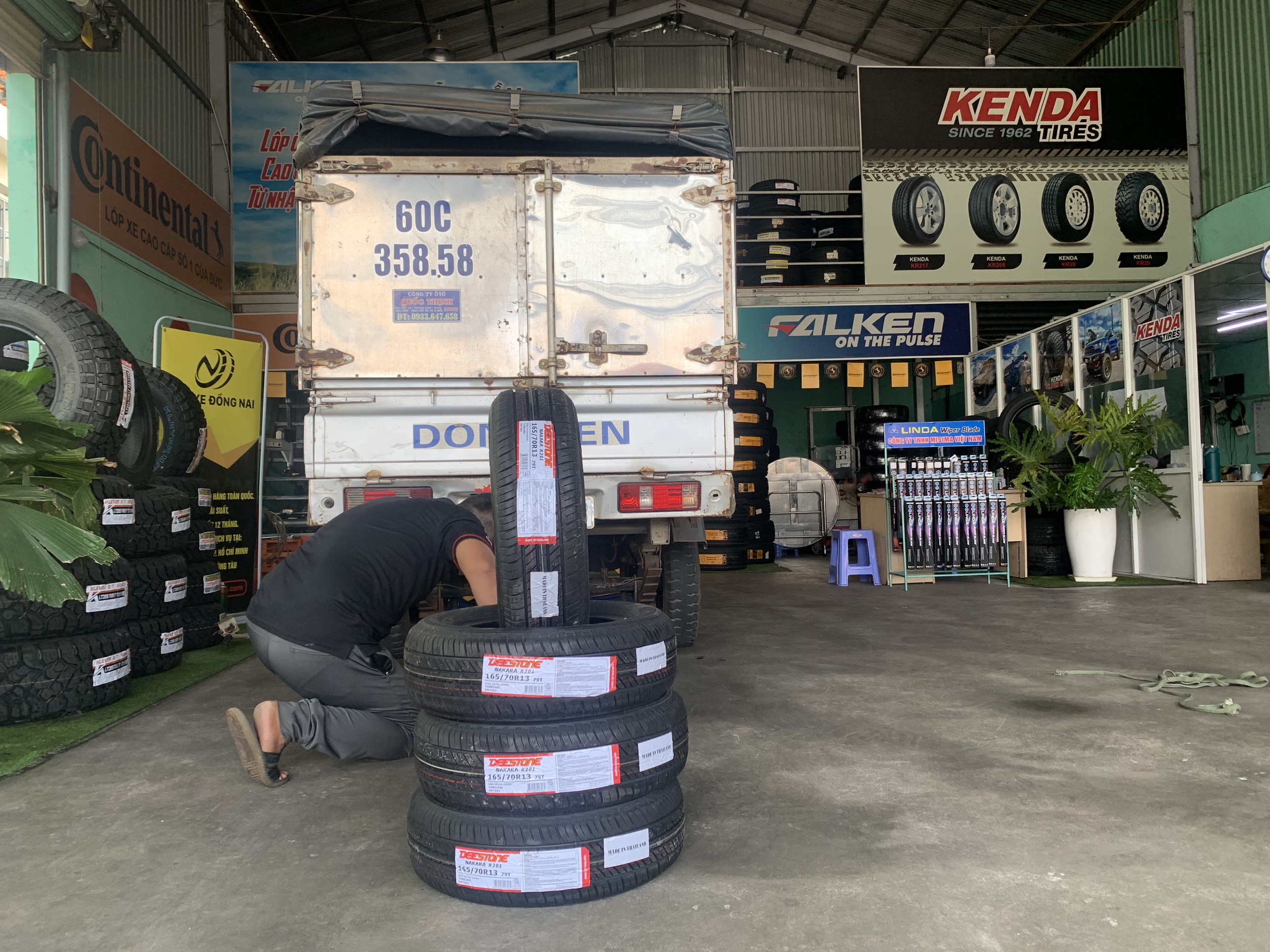 REVIEW : Xe tải Dongben thay lốp 165/70R13 Deestone R201 Thái Lan.