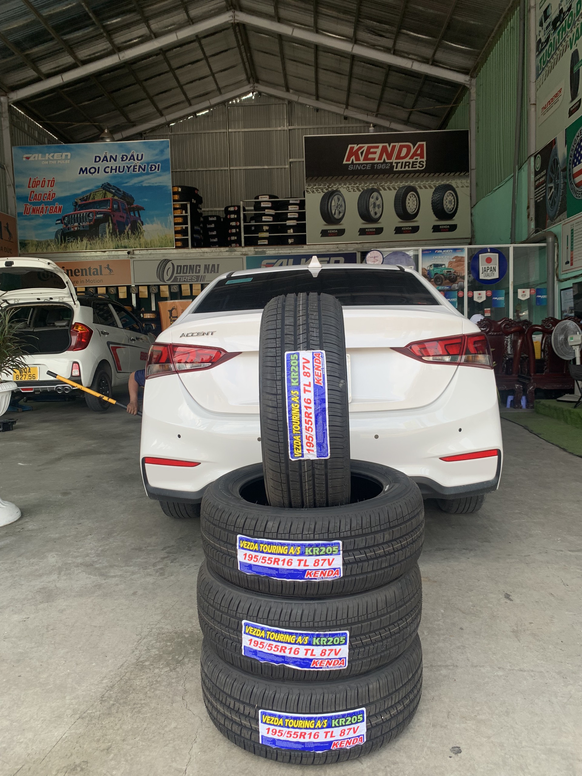 REVIEW : Xe Hyundai Accent thay lốp 195/55R16 Kenda Touring KR205
