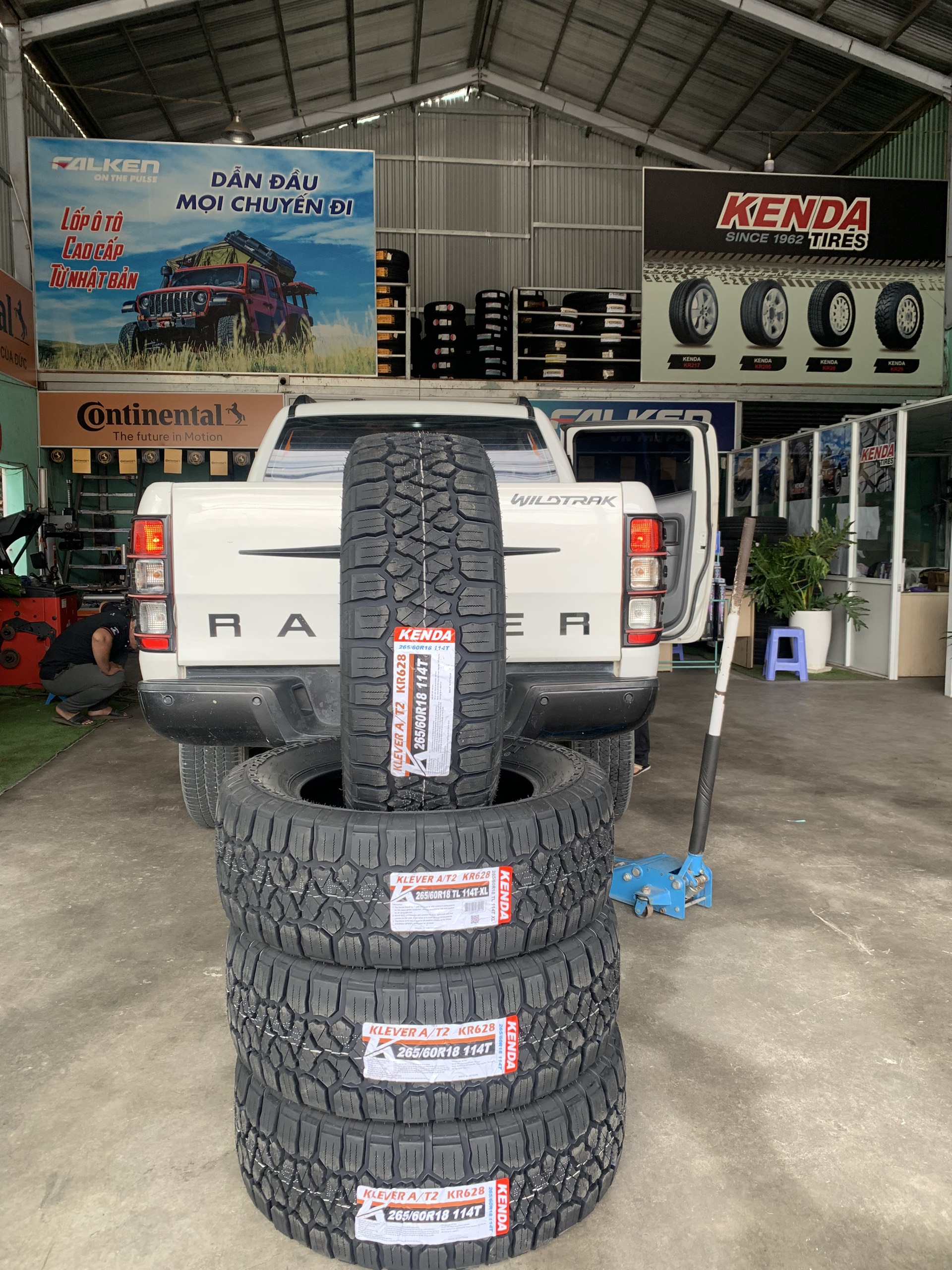 REVIEW : Xe Ford Ranger Wildtrak thay lốp offroad 265/60R18 Kenda KR628