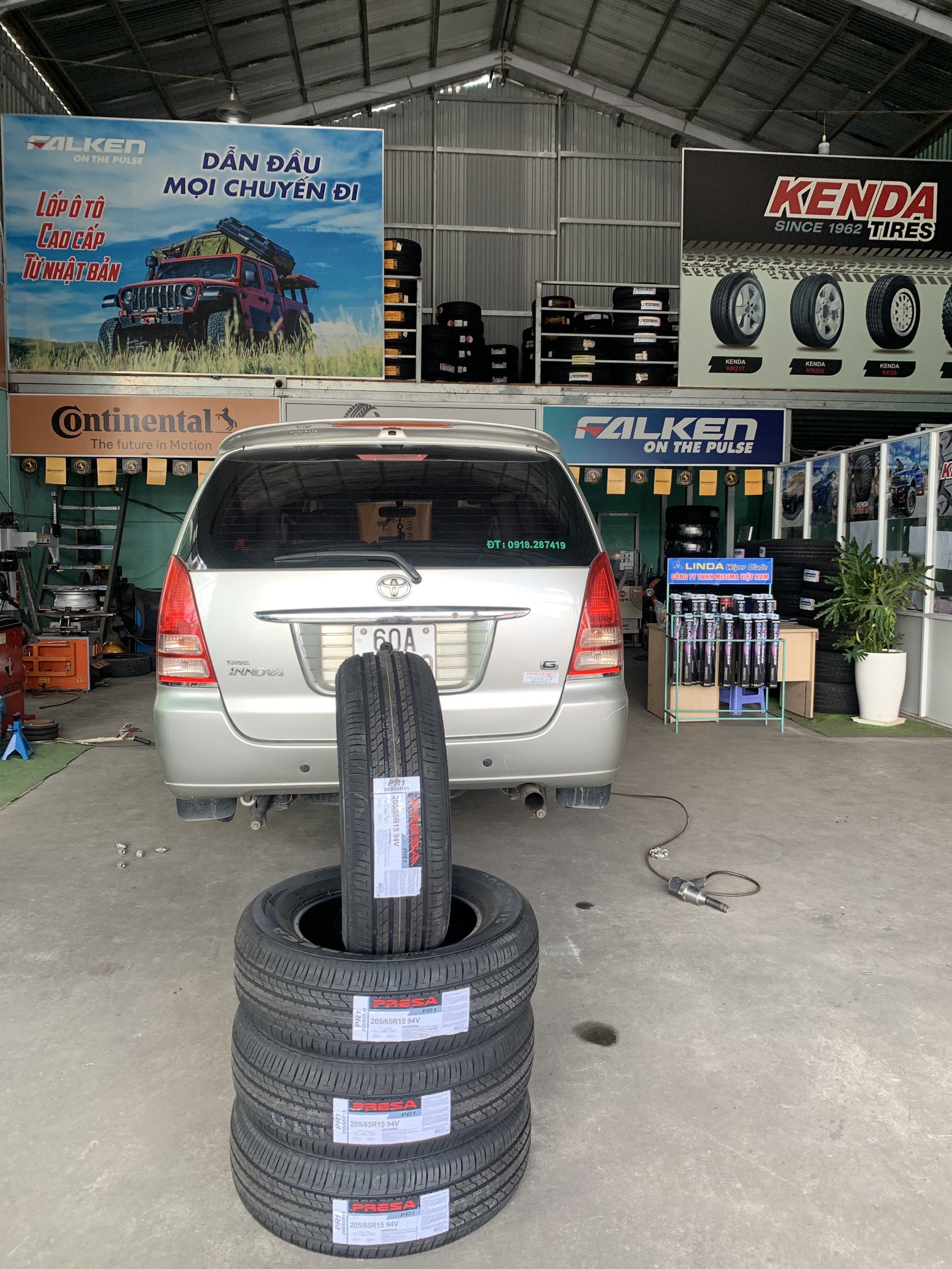 REVIEW : Toyota Innova thay lốp 205/65R15 Presa PR1 Thái Lan.