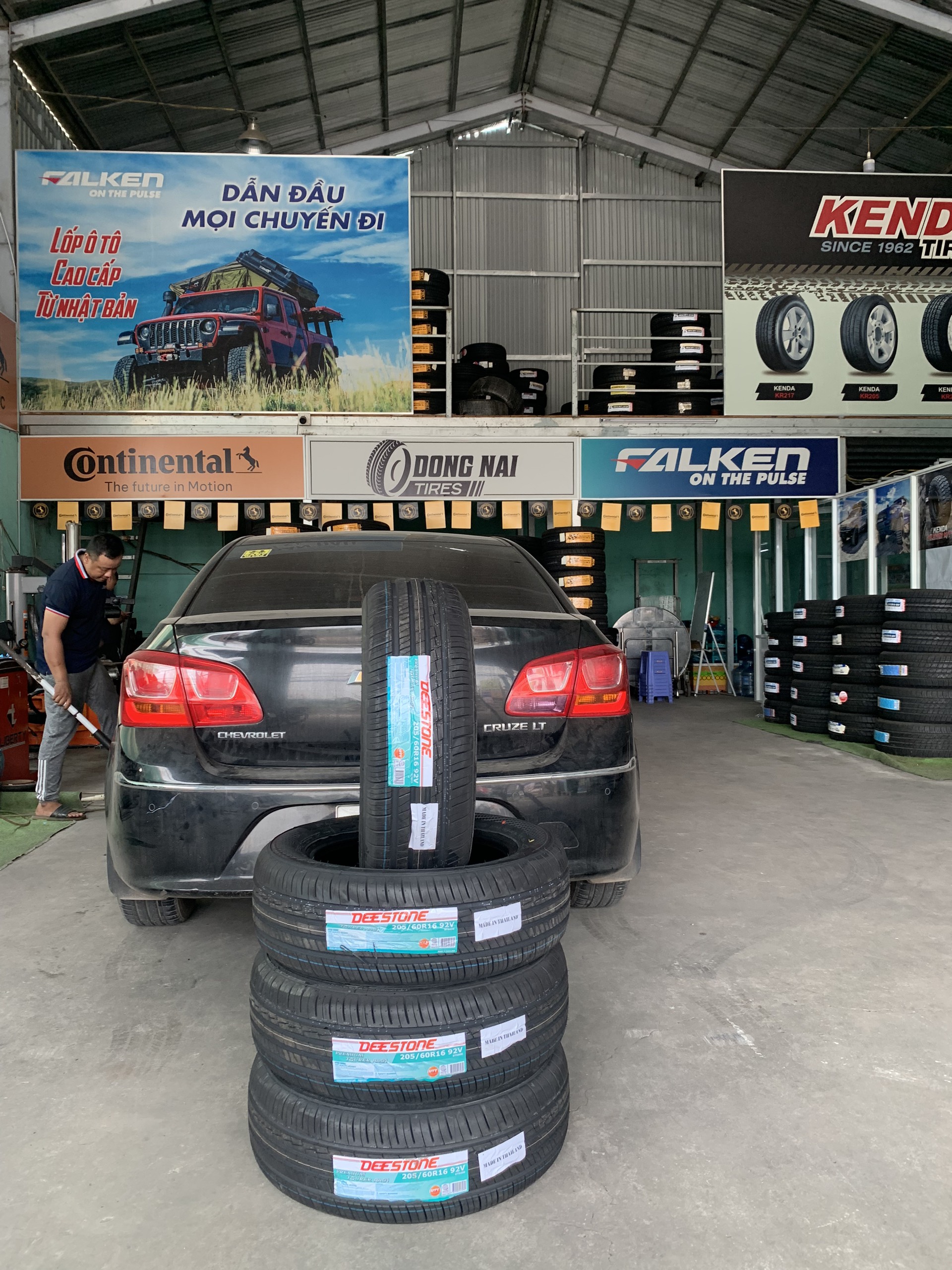 REVIEW : Chevrolet Cruze thay lốp 205/60R16 Deestone Premium Tourer RA01 Thái Lan