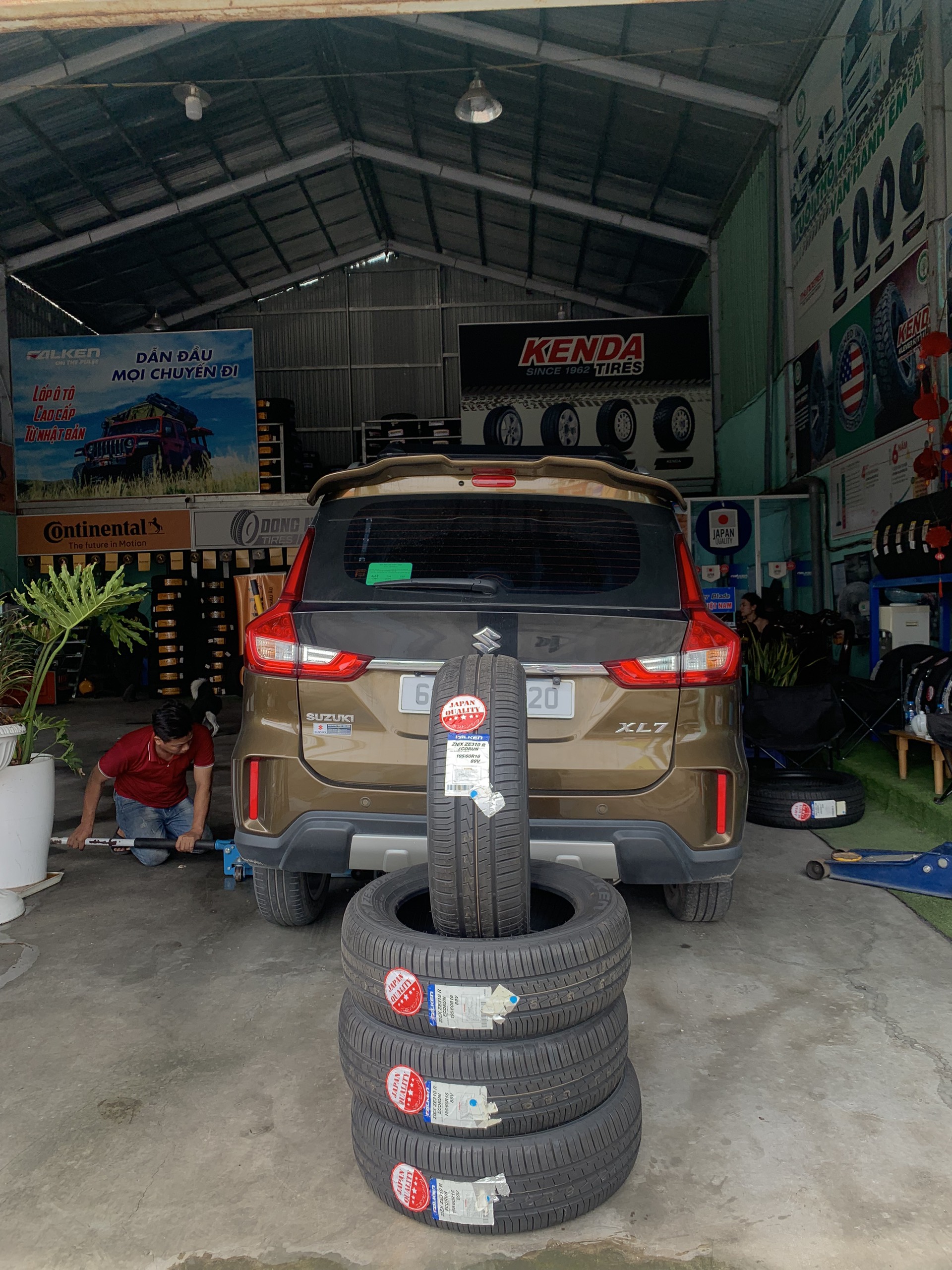 Review : Xe Suzuki XL7 thay lốp 195/60R16 Falken ZE310 Ecorun Nhật Bản
