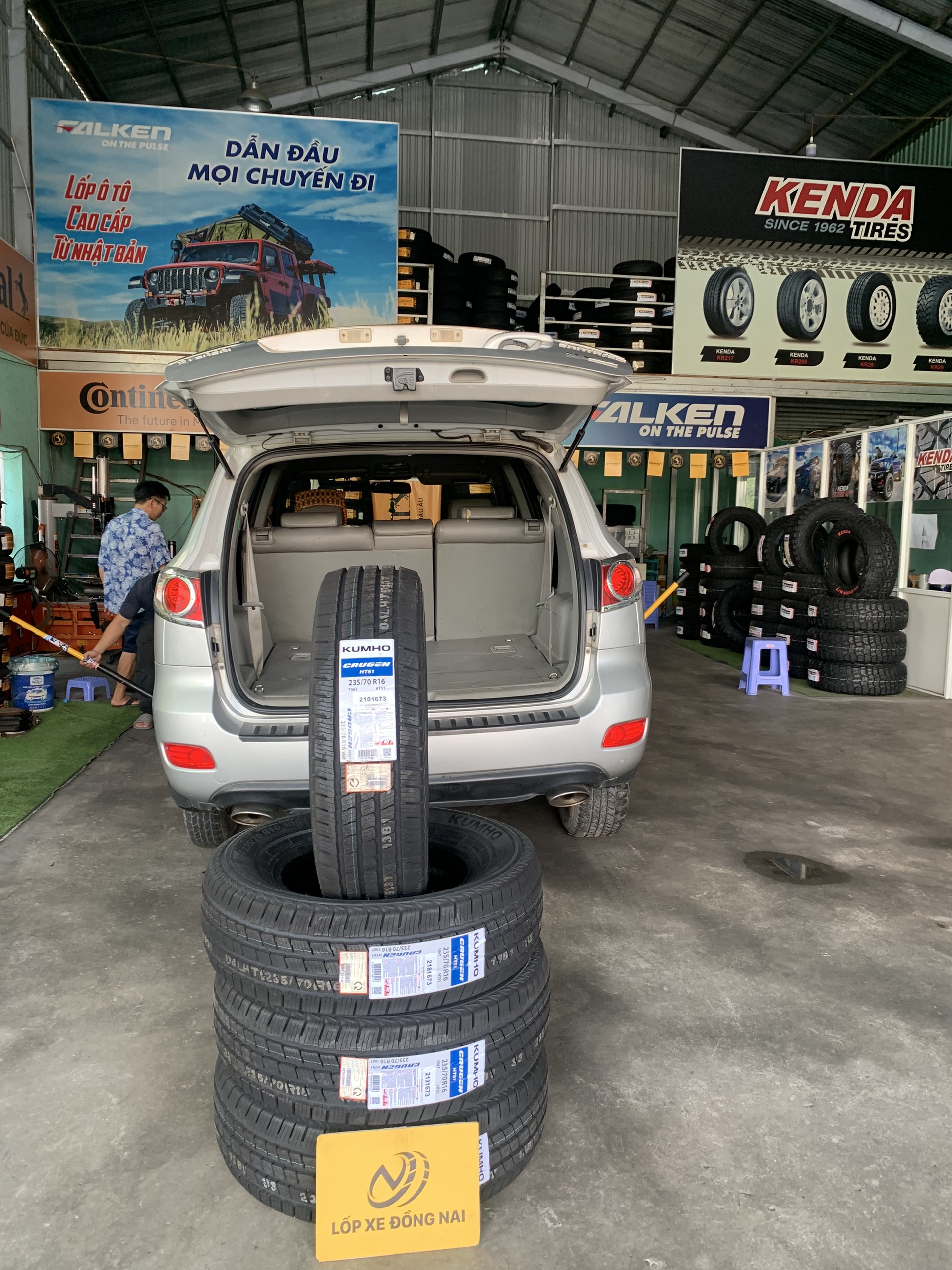 REVIEW : Hyundai Santafe thay lốp 235/70R16 Kumho Crugen HT51