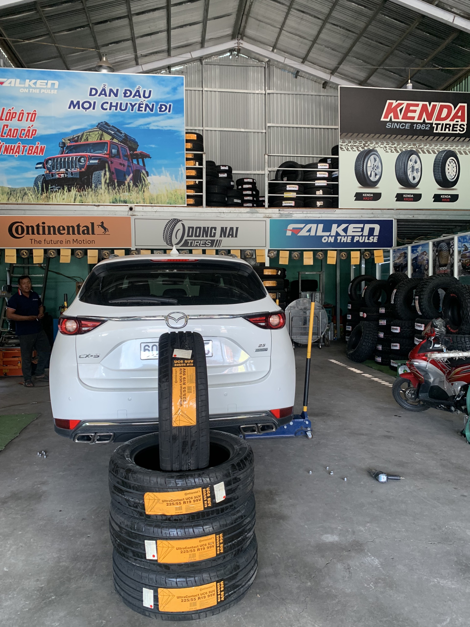 REVIEW : Xe Mazda CX5 thay lốp 225/55R19 Continental UC6 Đức