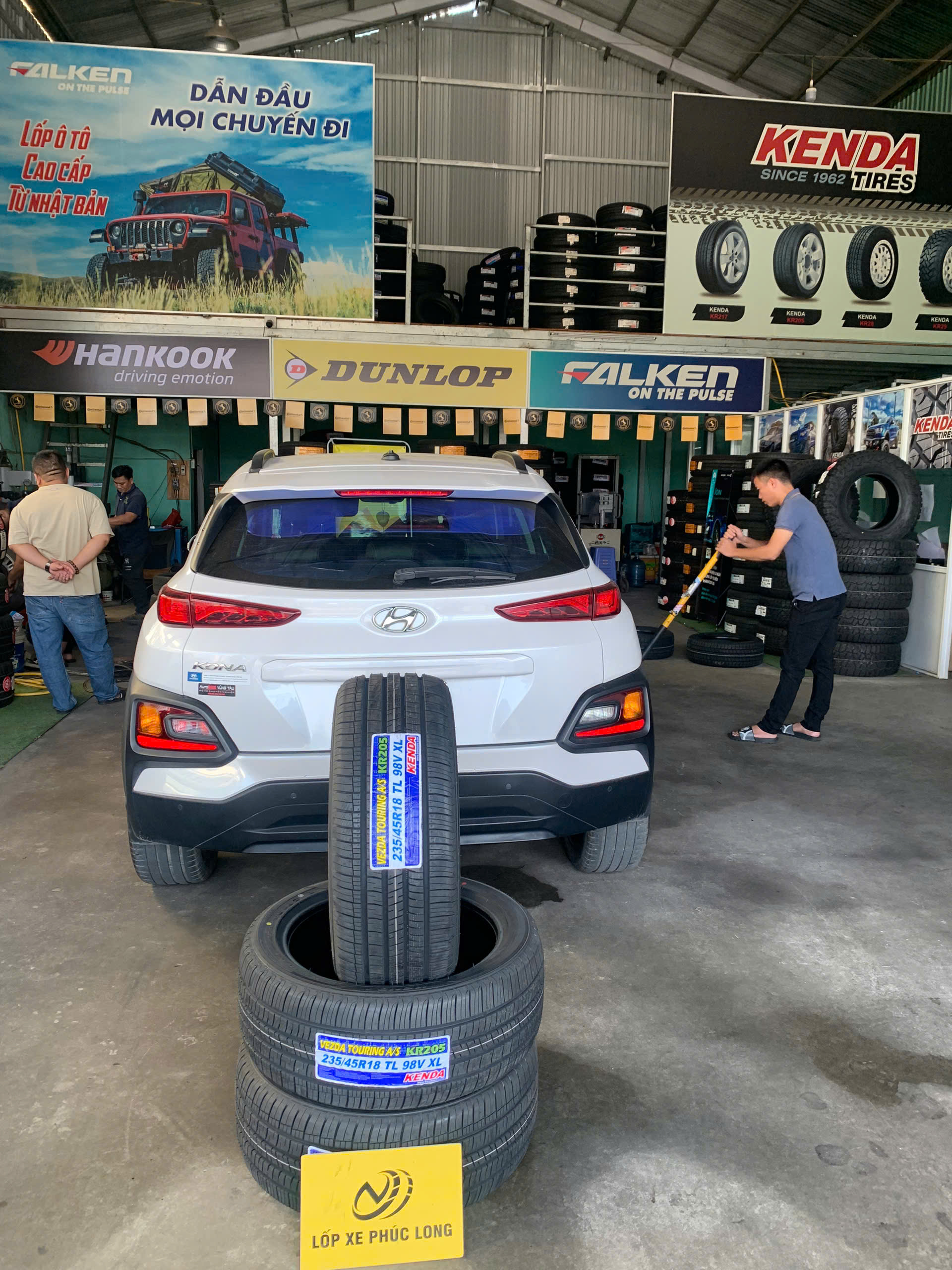 REVIEW : Xe Hyundai Kona thay lốp 235/45R18 Kenda Touring KR205 Đài Loan.